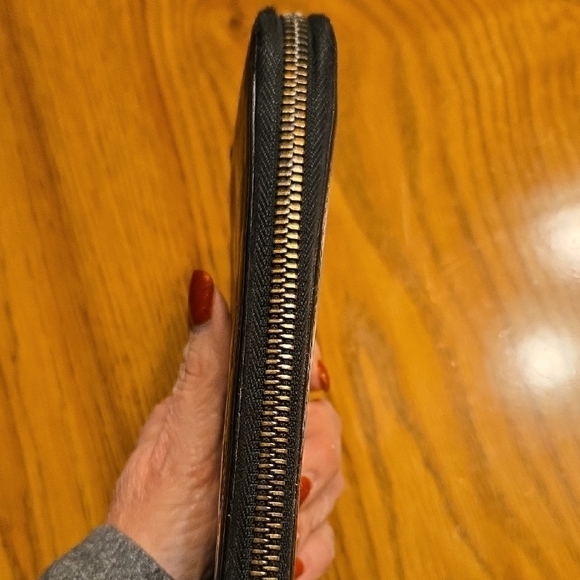 Louie Vuitton Damier Black Leather Wallet - Picture 4 of 13